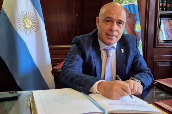 Con Milei y Villarruel en el exterior, un senador puntano quedó a cargo de la Presidencia