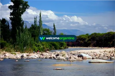 Los cinco destinos más baratos de la Argentina para viajar este verano, según la IA