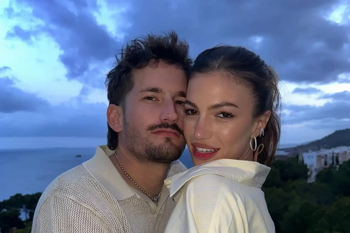 En los tres años que llevan de casados, Stefi Roitman y Ricky Montaner crearon sus propios acuerdos para sobrellevar los constantes viajes y separaciones.