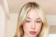 Tras separarse de Ángela Torres, vinculan a Rusherking con una modelo y azafata de TV