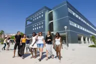 Cómo postularse desde la Argentina a las 30 becas para máster ofrecidas en España