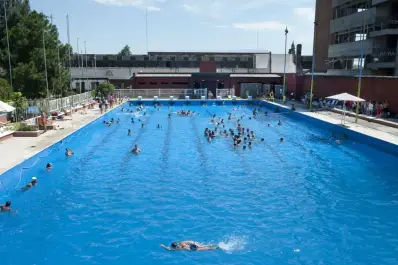 La pileta del Complejo Ledesma suma un descuento para estudiantes universitarios