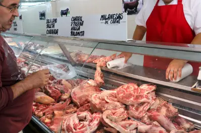 La inflación se hizo carne y la canasta básica llegó al millón de pesos