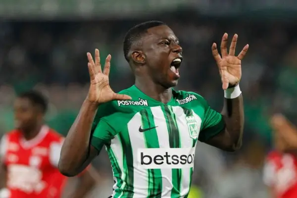 Boca vuelve a mirar a Hinestroza: Delgado confirmó que el colombiano está otra vez en carpeta