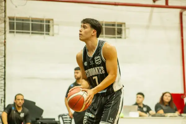 Estudiantes se encendió en el cierre y superó a Sportivo Suardi en la Liga Argentina