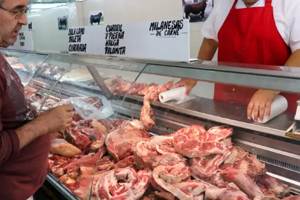 La inflación se hizo carne y la canasta básica llegó al millón de pesos
