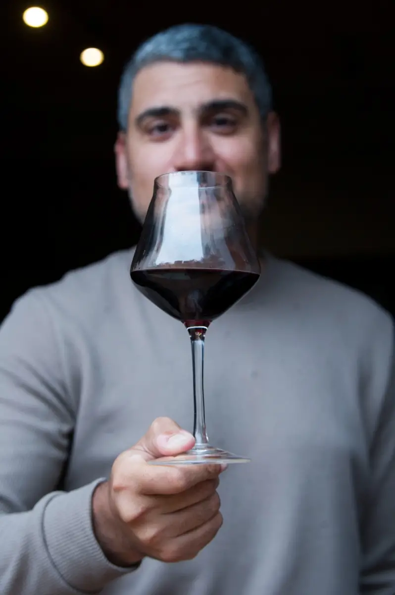 Cómo cambia un vino según nuestro estado de ánimo, qué cepas probar primero y la experiencia del maridaje cultural