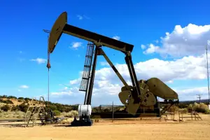 Guerra en Medio Oriente: evalúan liberar más reservas de petróleo para contener los precios