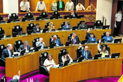 Reforma electoral: la paridad de género llegaría a las listas, pero no al recinto legislativo