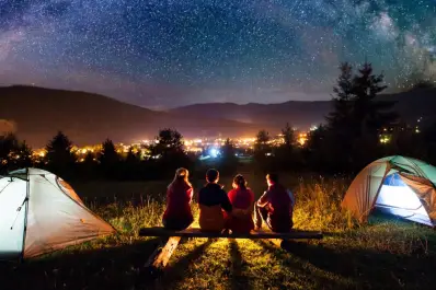 ¿Vacaciones en la naturaleza para desconectar? Esto es lo que cuesta armar el equipo de camping