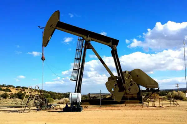 Guerra en Medio Oriente: evalúan liberar más reservas de petróleo para contener los precios