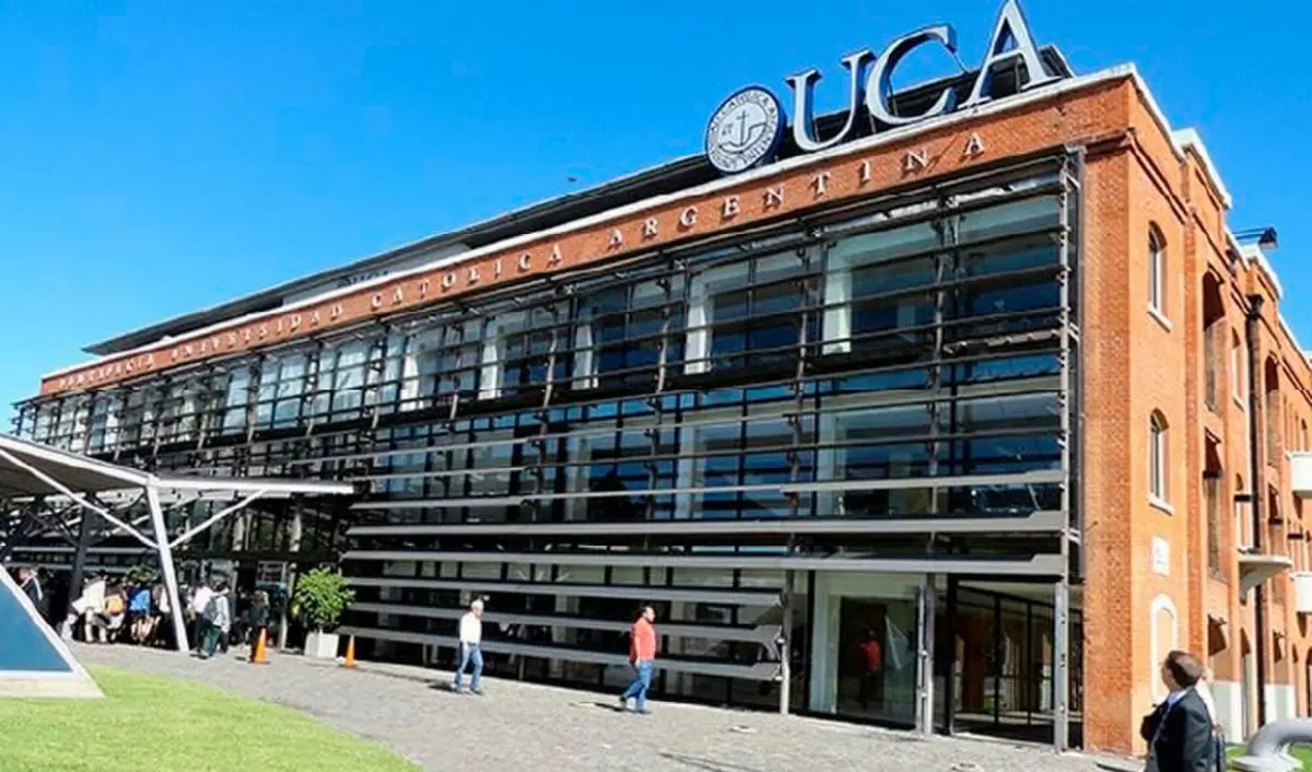 MODALIDAD. El curso se dictará por Zoom, y en forma presencial en la UCA.