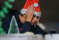 Por qué algunas personas sienten tristeza y soledad en Navidad, según los especialistas en salud mental