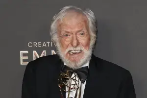 Dick Van Dyke llegó a los 100 años: humor, energía y un legado eterno en Hollywood