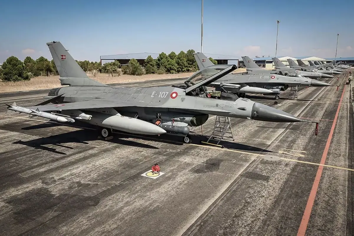 AVIONES. Hace pocos días, la llegada de los F-16 reactivó la política de modernización de las FF.AA.