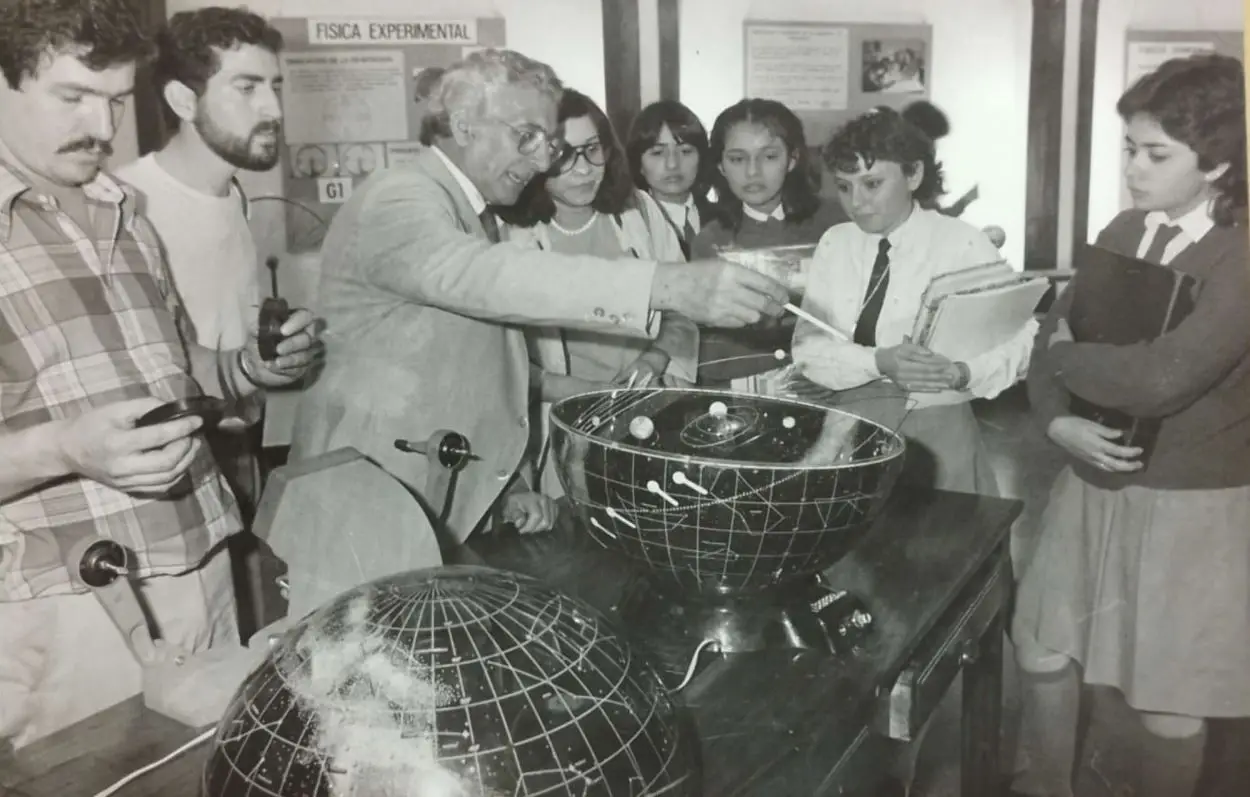 Una mirada al unvierso: Orlando Bravo, mucho más que un doctor en Física