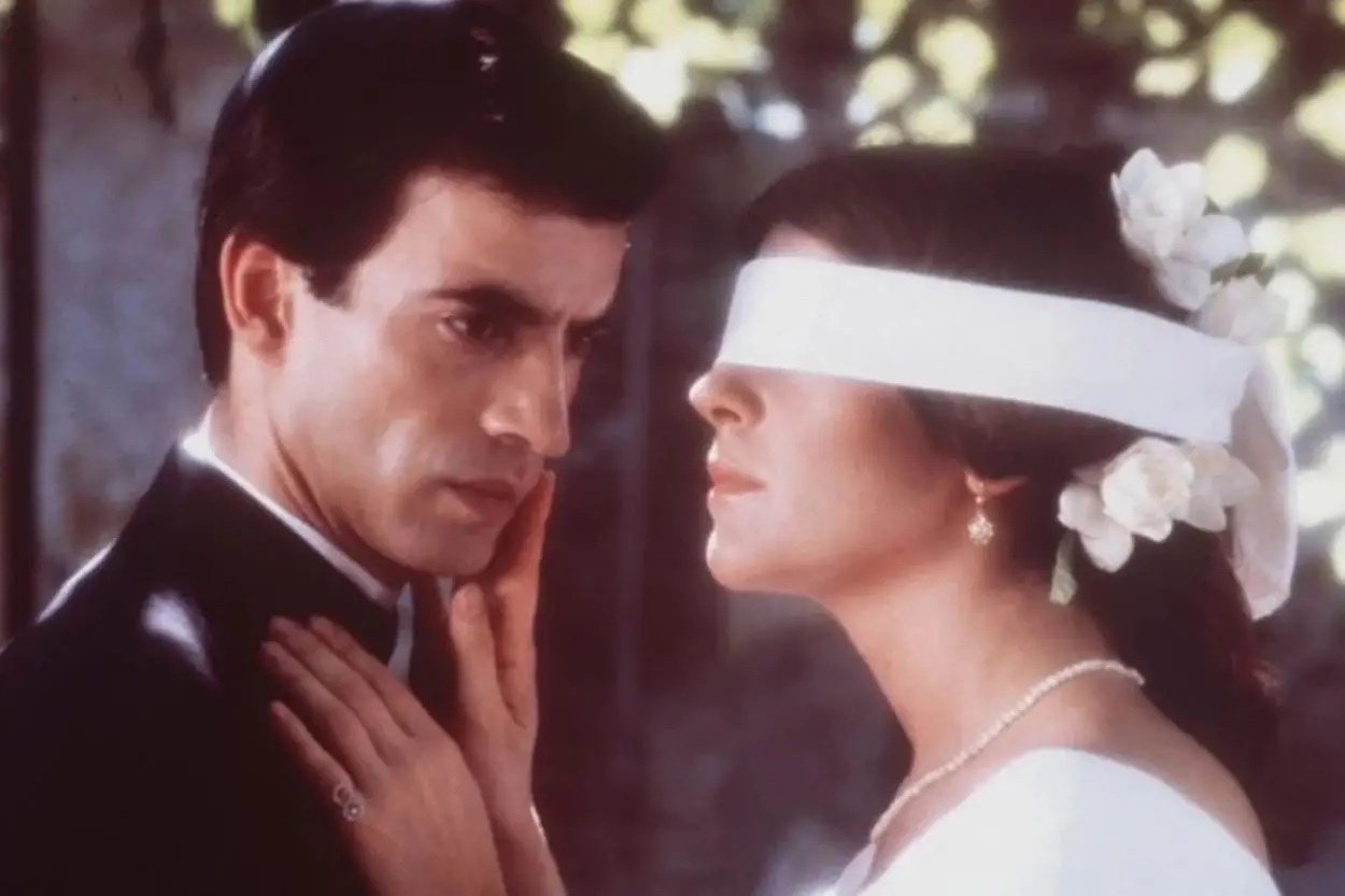 “CAMILA”. En la multipremiada película de María Luisa Bemberg de 1984, Alterio hace el papel del padre de Camila O’Gorman.