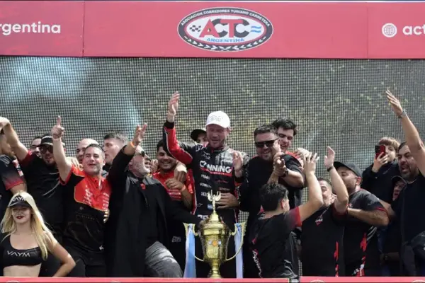 Agustín Canapino alcanzó la triple corona y firmó un año histórico en el automovilismo argentino