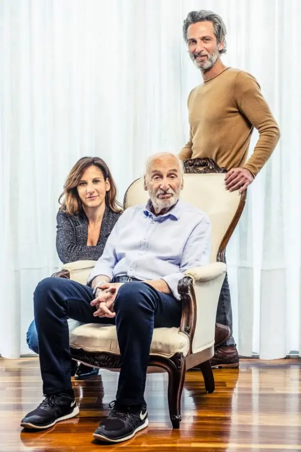 CON SUS HIJOS. Ernesto (nacido en 1970) y Malena (1974).