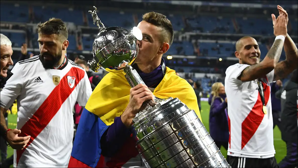 NOSTALGIA. Rafael Santos Borré tuvo un exitoso primer ciclo en River y fue protagonista del equipo campeón de la Copa Libertadores 2018.