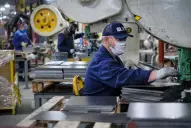 En los dos primeros años del Gobierno de Milei se perdieron 126.000 empleos en la industria