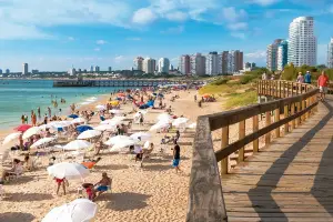 Vacaciones en Brasil o Uruguay: cómo pagar sin efectivo y desde tu celular