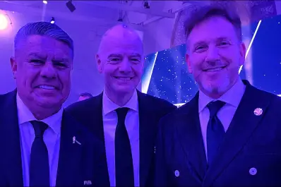 Escándalo en la AFA: en medio de las investigaciones, Chiqui Tapia se mostró con Gianni Infantino y Alejandro Domínguez en una cumbre de la FIFA