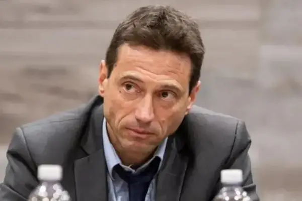 Escándalo en San Lorenzo: Moretti abandonó la reunión, denunciaron un incidente con un hincha y la oposición pide renuncias masivas