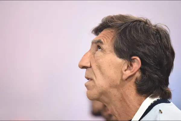 Racing acordó la renovación de Gustavo Costas y asegura continuidad para 2026