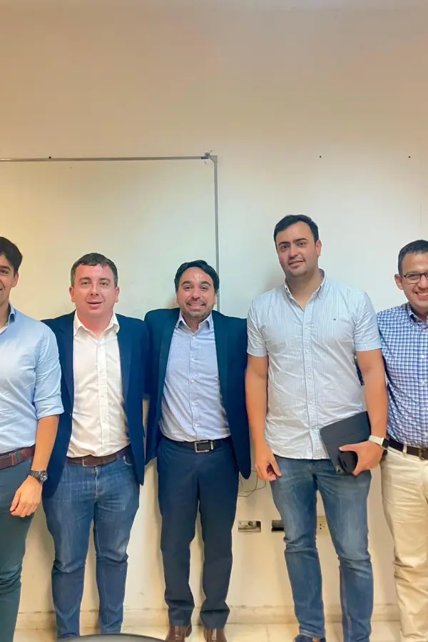 EN PRIMER PLANO. De izquierda a derecha, el licenciado Gerónimo Mirkin, el subsecretario de Deportes de la provincia Maximiliano Germán, el doctor Martín Viola secretario de Energía de Tucumán, el doctor Carlos María Yolde y el arquitecto Marcos Cossio.