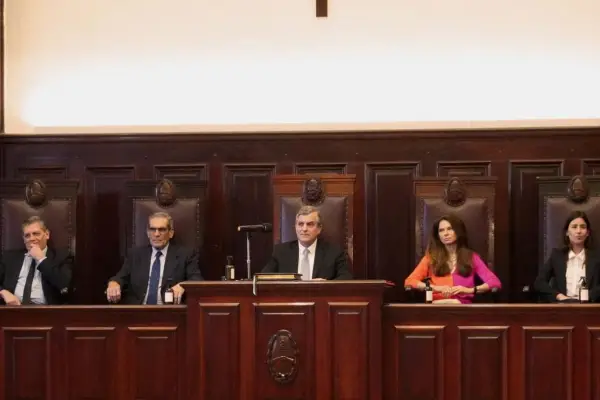 “Mi mamá me golpeaba para que dijera que había sido abusada por mi papá”