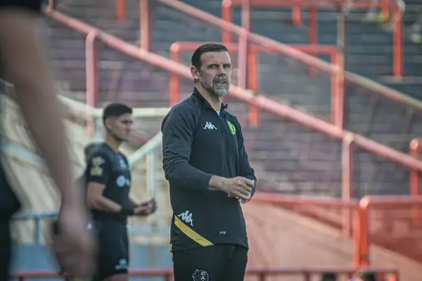 San Martín empieza a ordenar su futuro: Yllana ya está en Tucumán y hay un refuerzo en camino