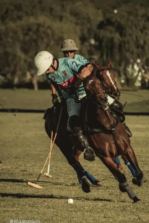 CON LA BOCHA DOMINADA. Segundo Pasquini fue uno de los integrantes de Tucumán Polo LD.