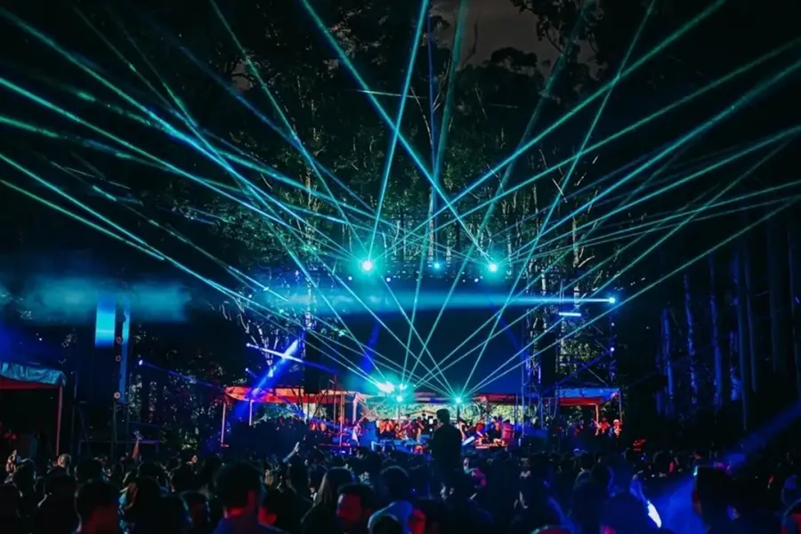 ÚLTIMA DEL AÑO. Electrónica, naturaleza y un DJ internacional para cerrar 2025 en Tafí Viejo. / LA BOITE