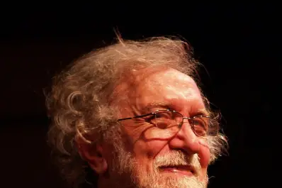 El maravilloso juego de tres de Ernesto Acher