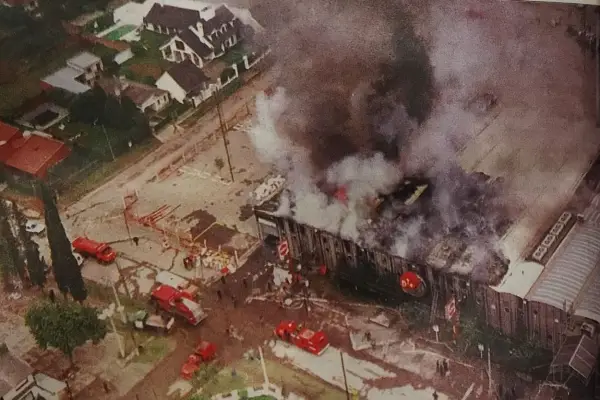 Recuerdos fotográficos: 1997. Una chispa, y el fuego se devoró el súper Disco