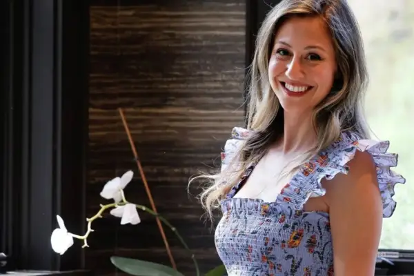 La increíble vida de Taylor Humphrey, la mujer que cobra  por elegir nombres para bebés ricos