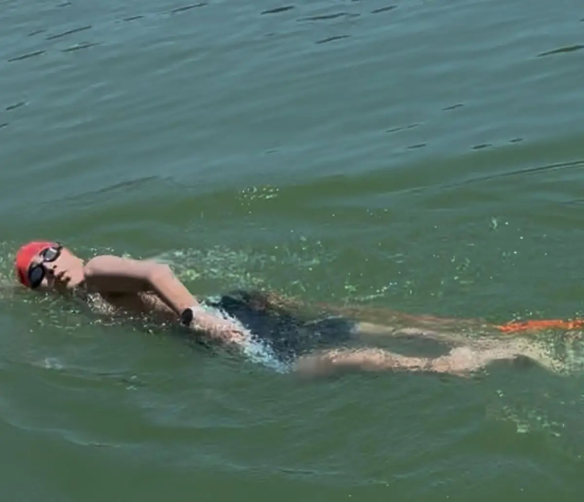 De nadar en una pelopincho a competir en Dubai: la historia del tucumano de 12 años