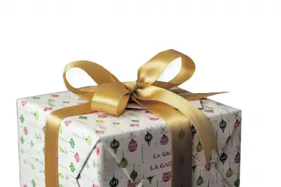 LA GACETA entrega un papel especial para envolver regalos de Navidad