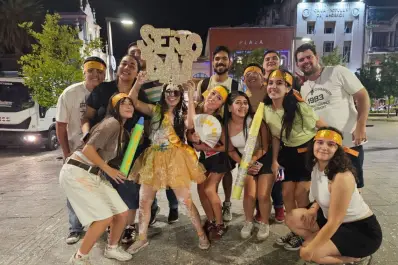 Fiesta en las calles tucumanas: caravanas, recibidas y ¡propuesta de casamiento!