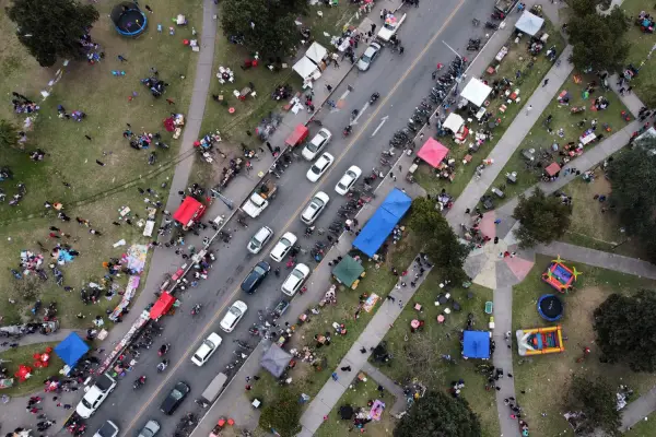 La pésima costumbre de llenar de cemento el parque 9 de Julio