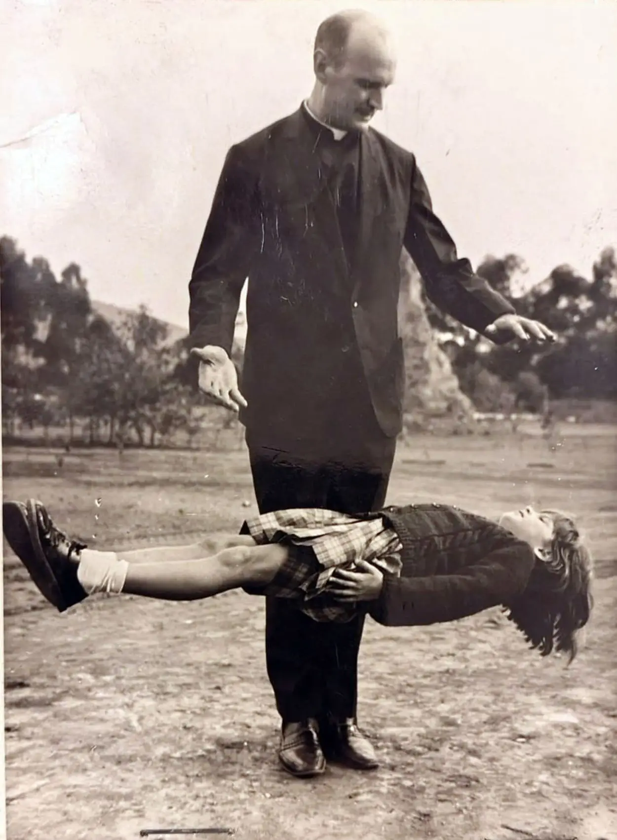 Recuerdos fotográficos: 1968 y 1971. Fervor por el parapsicólogo González Quevedo