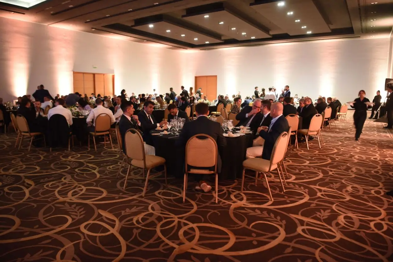 CENA ANUAL: El evento reunió a empresarios, políticos y académicos.