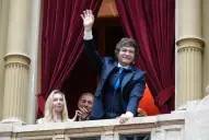 El flipper de Olivos: atenazado por el doble entorno, Milei saltó del festejo a la confusión