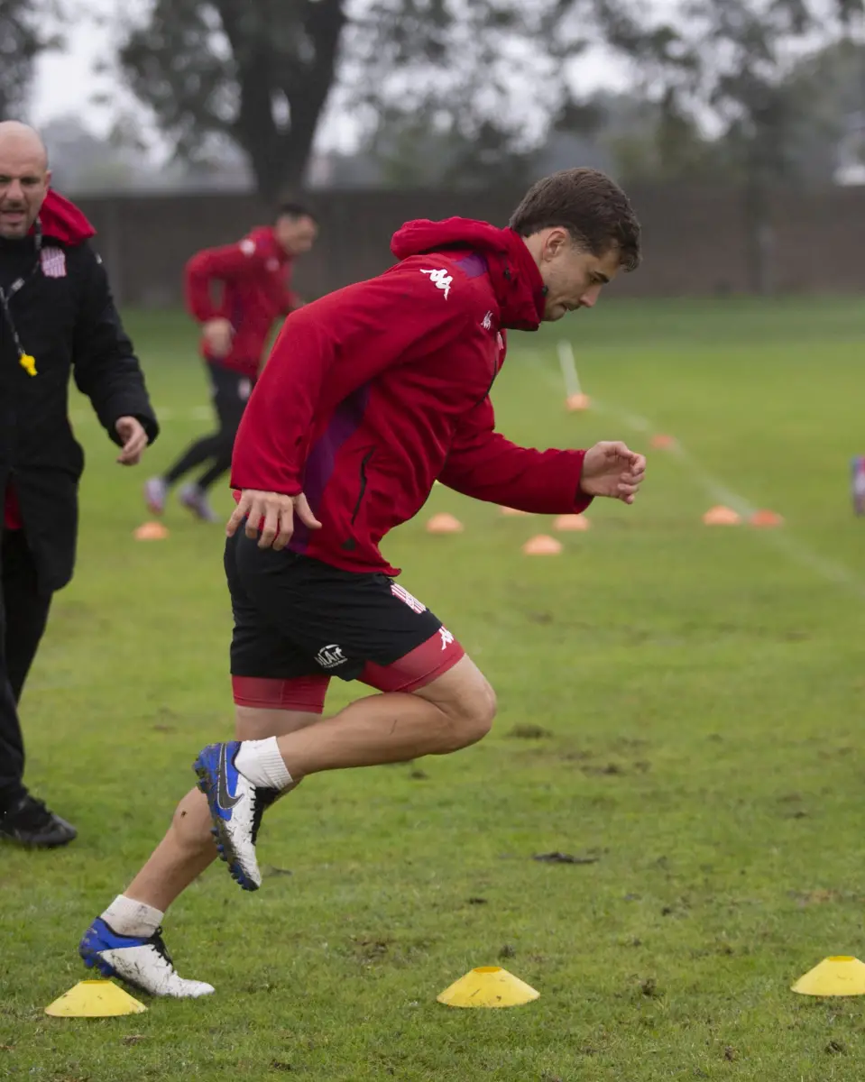 ACUERDO. Matías García seguirá vistiendo la camiseta de San Martín.