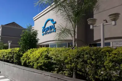 Un incendio en el patio de comidas del shopping Portal Tucumán movilizó a los bomberos de Yerba Buena