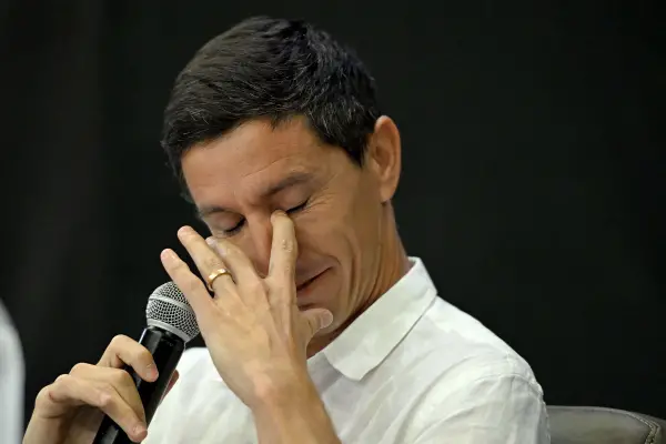 Nacho Fernández volvió a casa: se emocionó al ser presentado en Gimnasia de La Plata