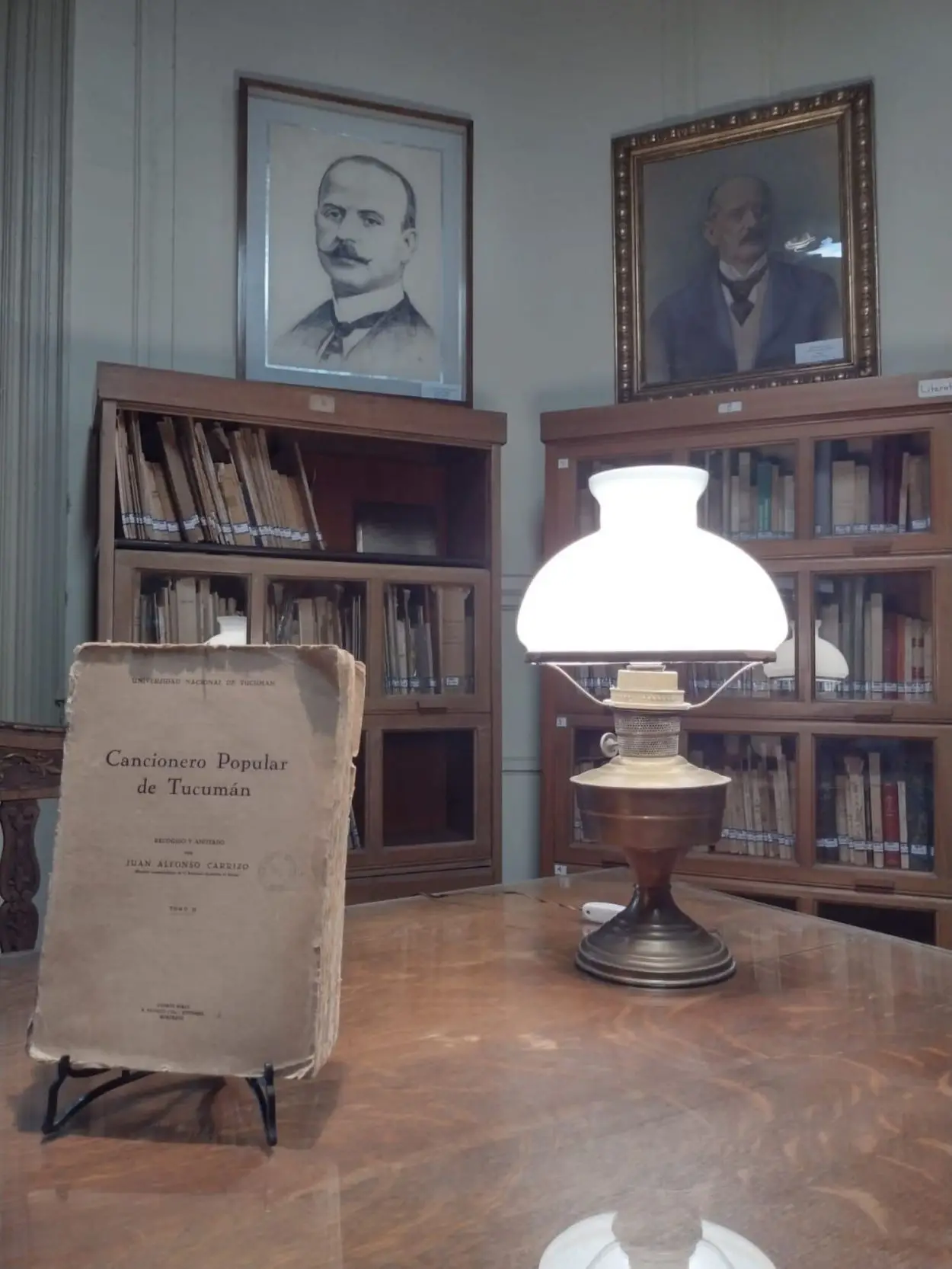 MEMORIAS TUCUMANAS. El cancionero, expuesto en el Rougés.