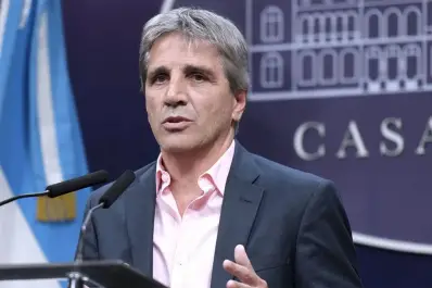 Suben las reservas y Caputo busca más dólares