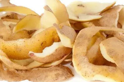 Licuar cáscara de papa con bicarbonato: para qué sirve este truco casero y por qué lo recomiendan